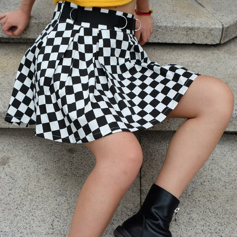 Slim pleated skirt
