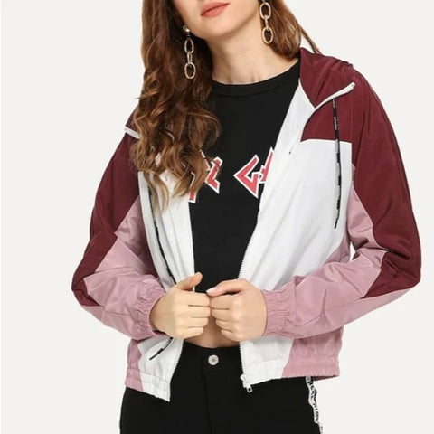 Contrasting contrast hooded windbreaker