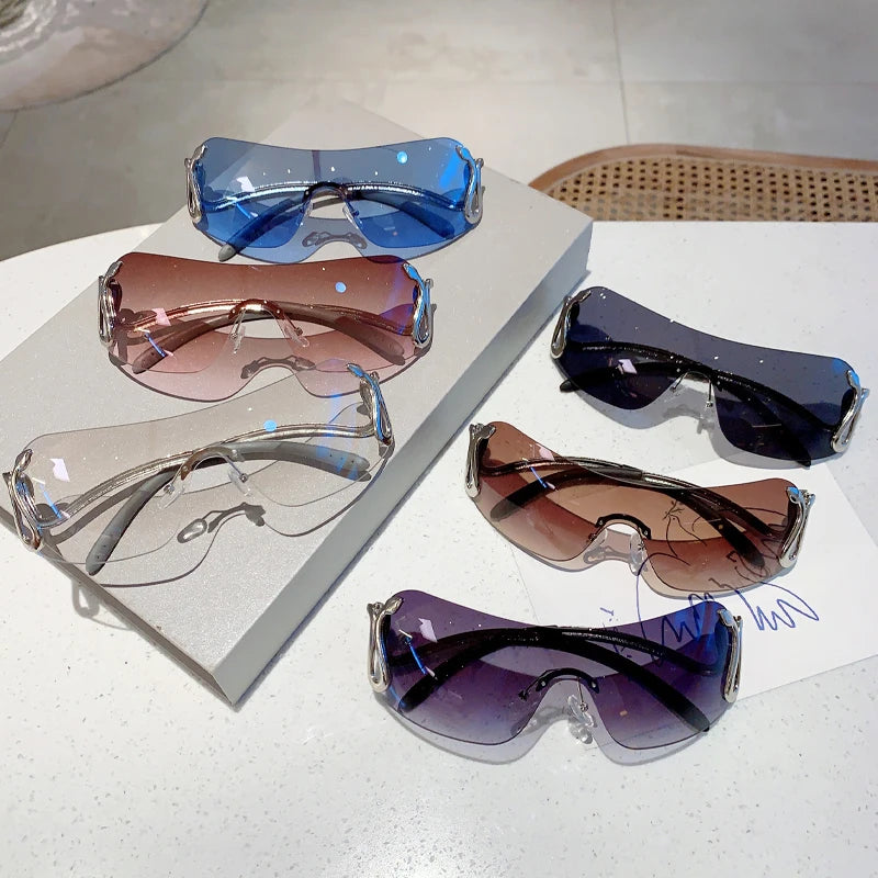 Trendy Monoblock Snake Shape Legs Women Eyewear