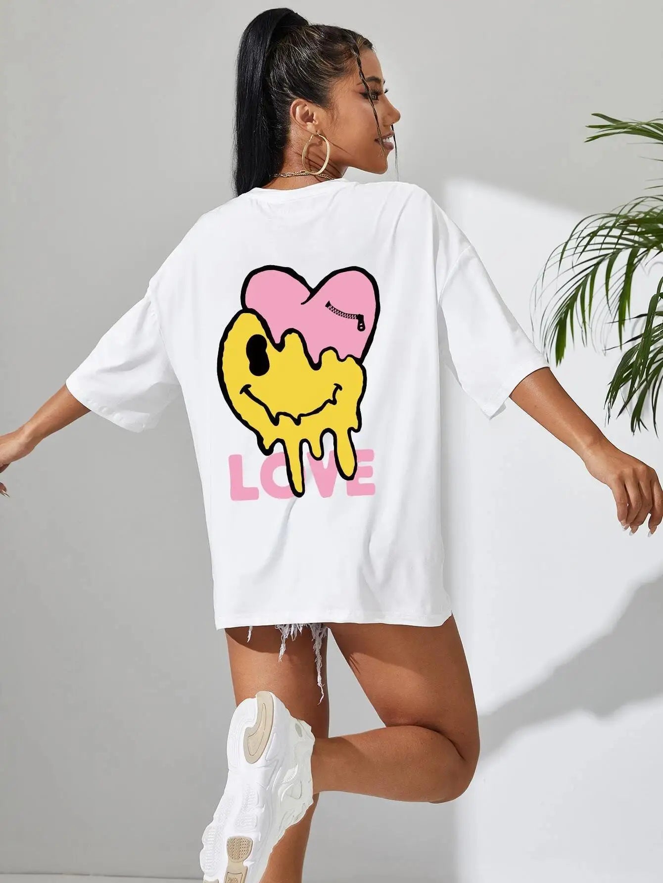 Funny Love Smiling Face T Shirt Women O-Neck Basic Street Fashion Short Sleeved Casual Loose Sport Clothes Soft Cotton Tshirt